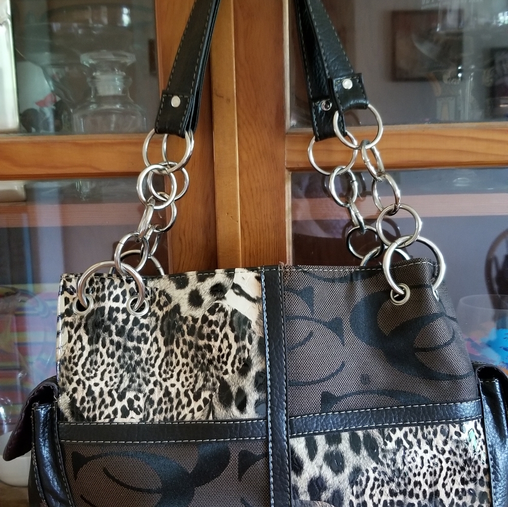 Small handbag.